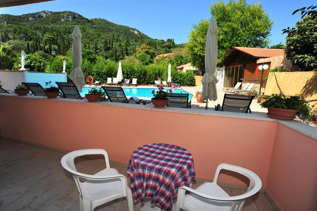 Apartments Corfu Sun Pool Side Беницес Стая снимка